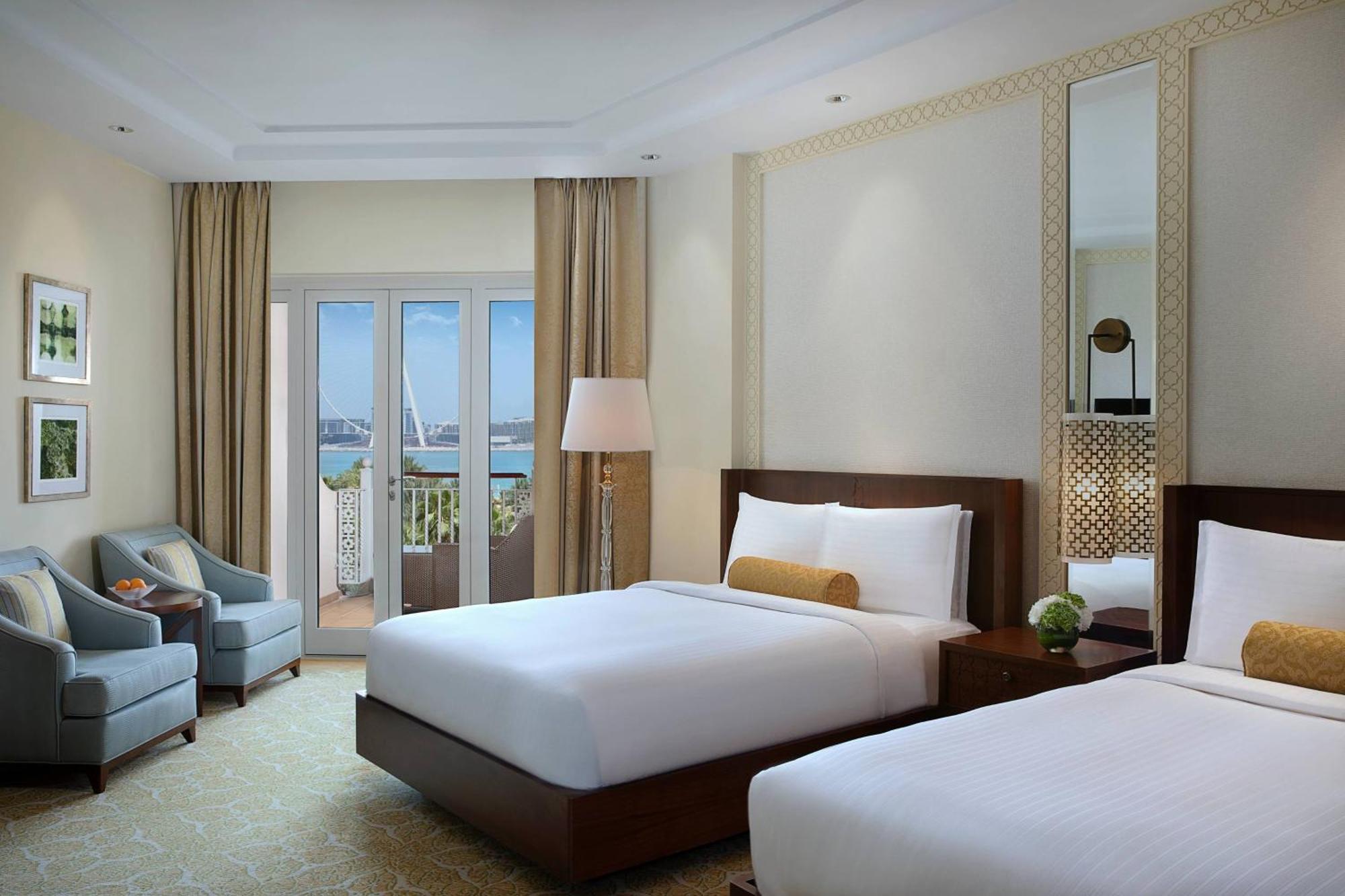 Club Ocean Room 1 King Bed Club Lounge Access 5 Culinary Presentations Including Flowing Beverages,1615382608:JPEG